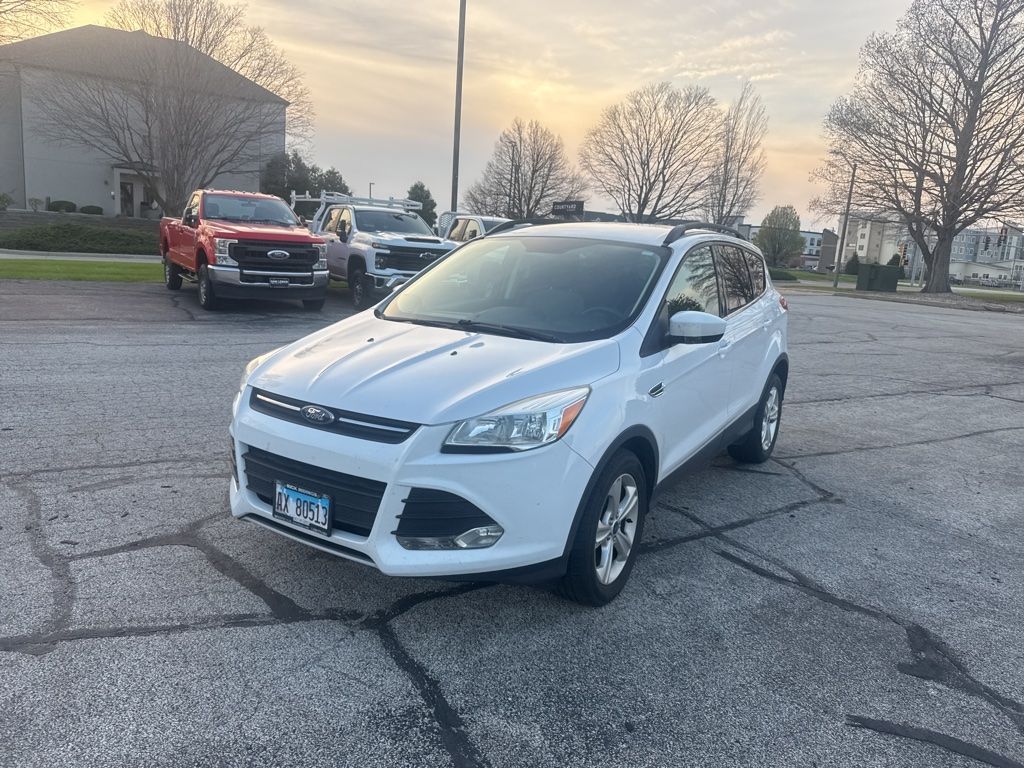 Oxford White 2016 Ford Escape SE FWD SUV / Crossover Front-Wheel Drive 6-Speed Automatic