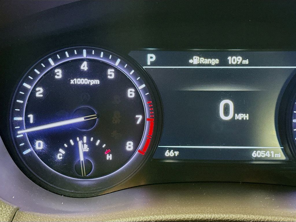 Thumbnail: 2018 Genesis G80 - 12