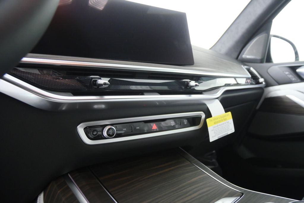 Thumbnail: 2026 BMW X7 - 20