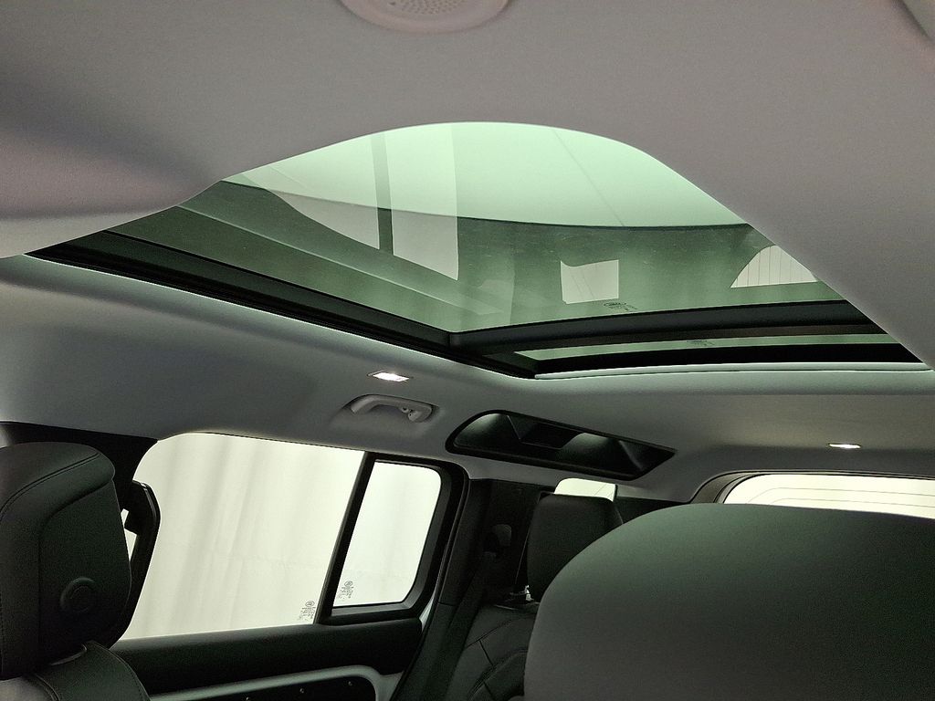 Thumbnail: 2025 Land Rover Defender - 8