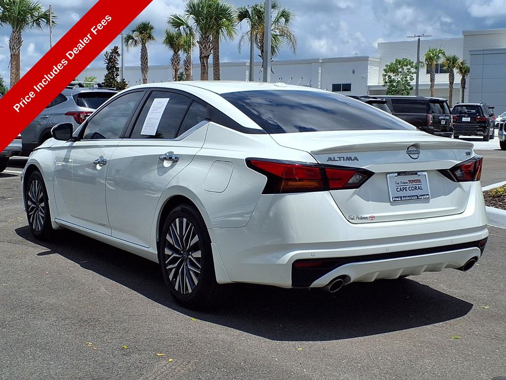 Used 2024 Nissan Altima Sedan
