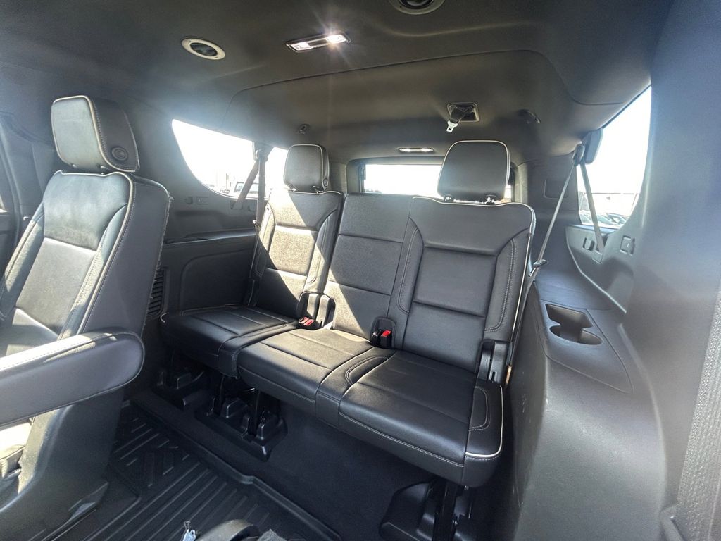 Used Car 2022 Chevrolet Suburban  Premier For Sale Under $35,000 In Floresville, Texas