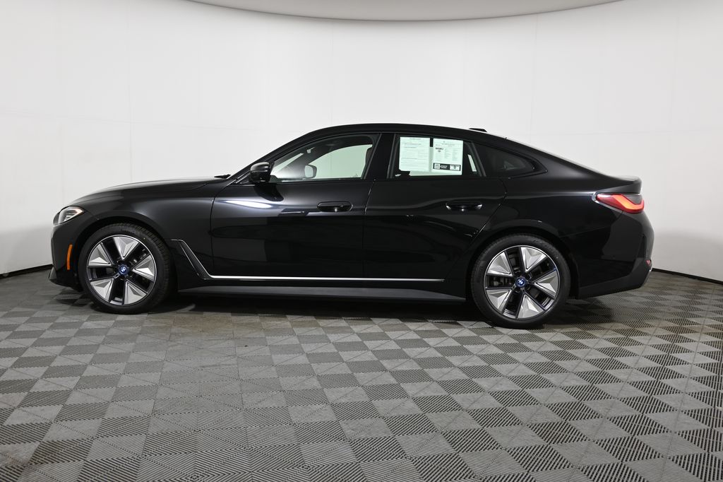 Thumbnail: 2023 BMW i4 - 2