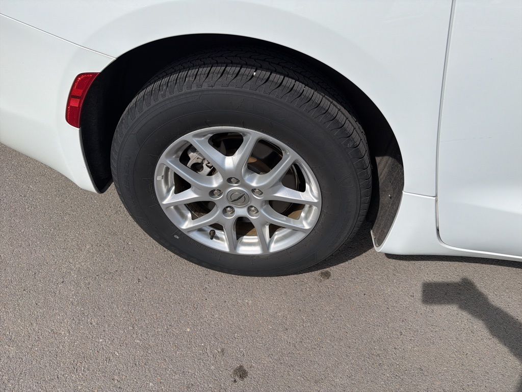 2023 Chrysler Voyager