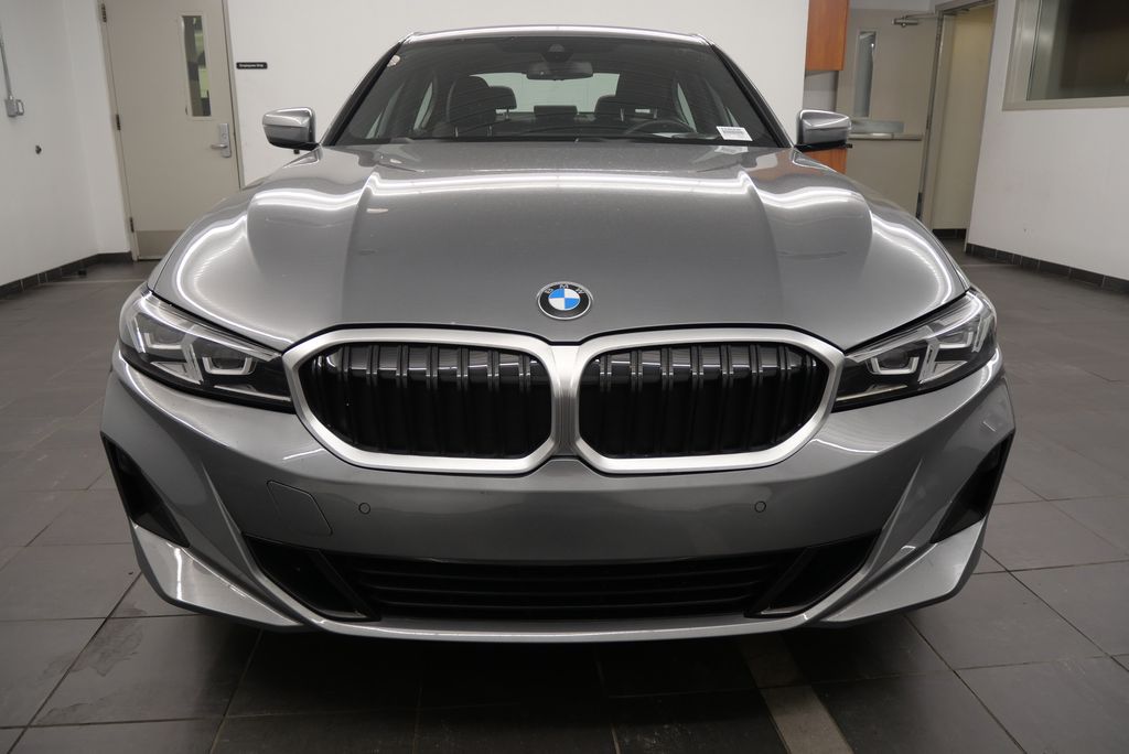 2024 BMW 3 Series 330i 9