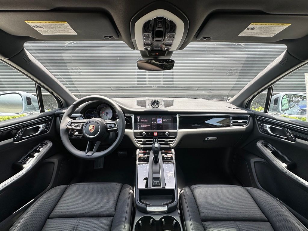 Thumbnail: 2026 Porsche Macan - 6