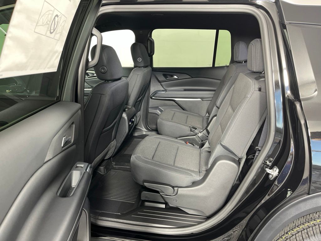 Thumbnail: 2027 Chevrolet Traverse - 26