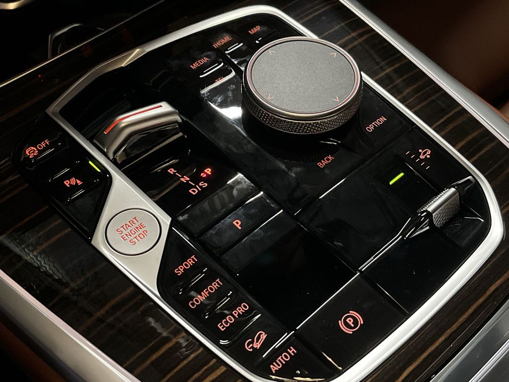 Thumbnail: 2026 BMW X7 - 20