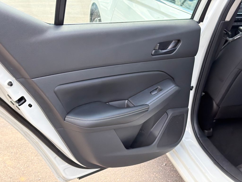 Used 2025 White Nissan 2.5 SV image 21
