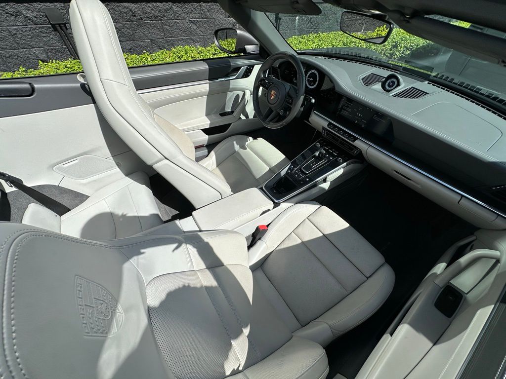 Thumbnail: 2020 Porsche 911 - 26