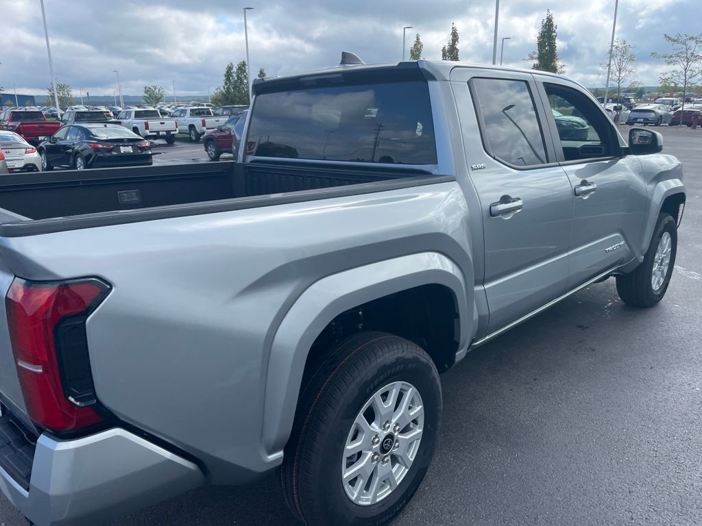2025 Toyota Tacoma SR5 Double Cab photo 12