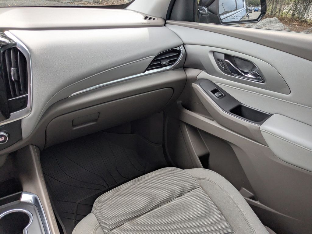 2020 Chevrolet Traverse FWD LT Cloth