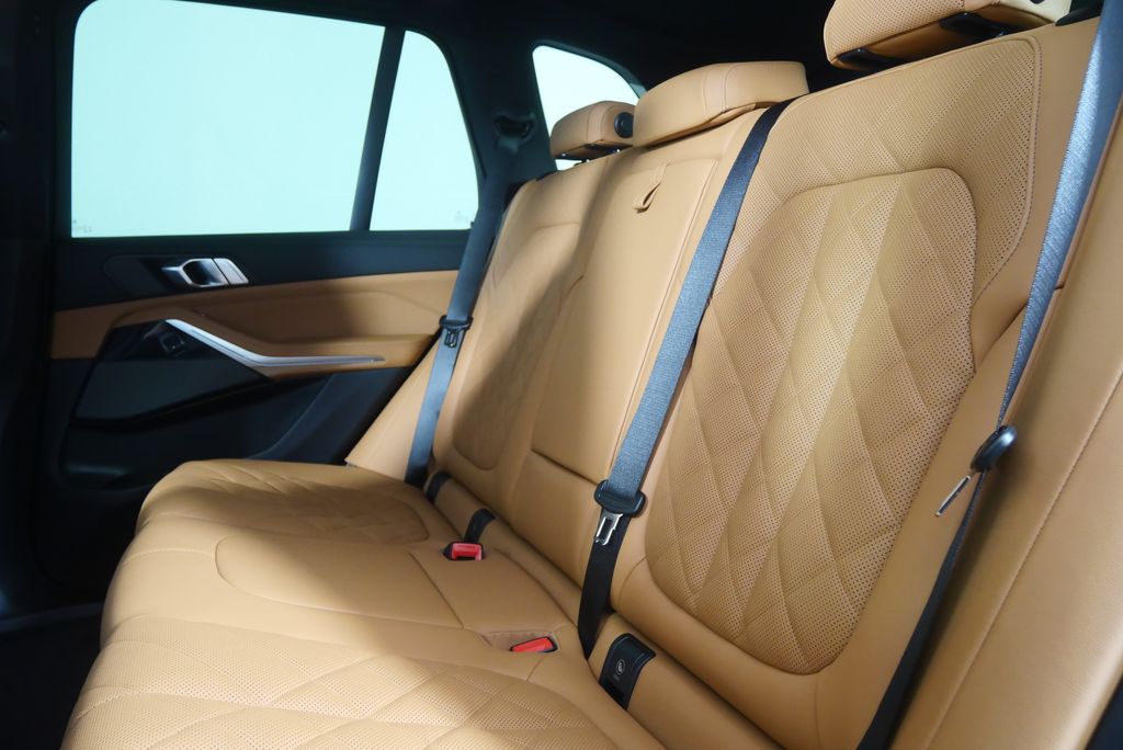 Thumbnail: 2026 BMW X5 - 14