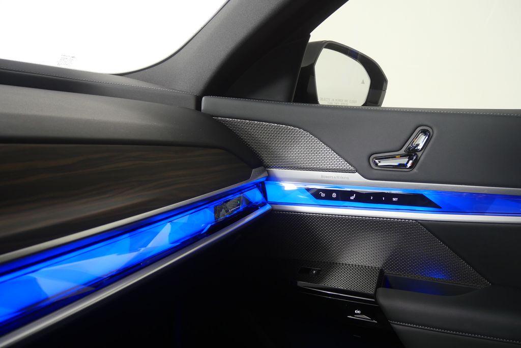 Thumbnail: 2023 BMW 7 Series - 28