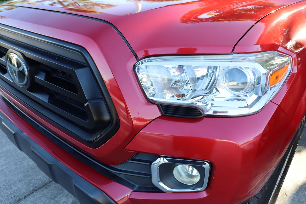 Thumbnail: 2021 Toyota Tacoma - 3