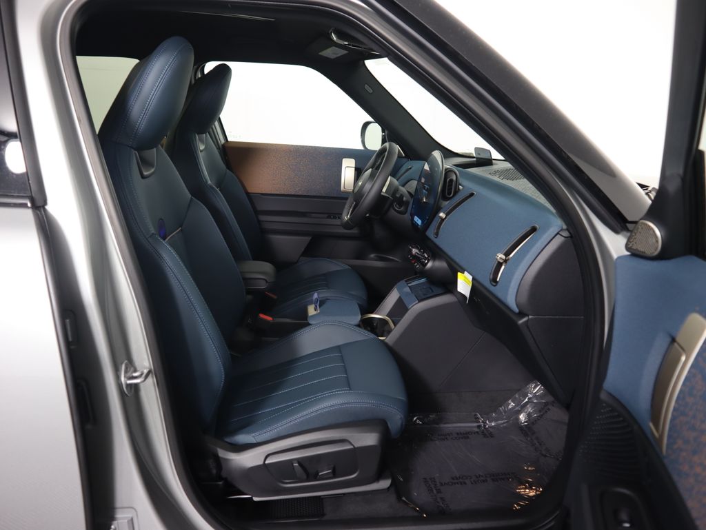 2025 MINI Cooper Countryman Iconic 23