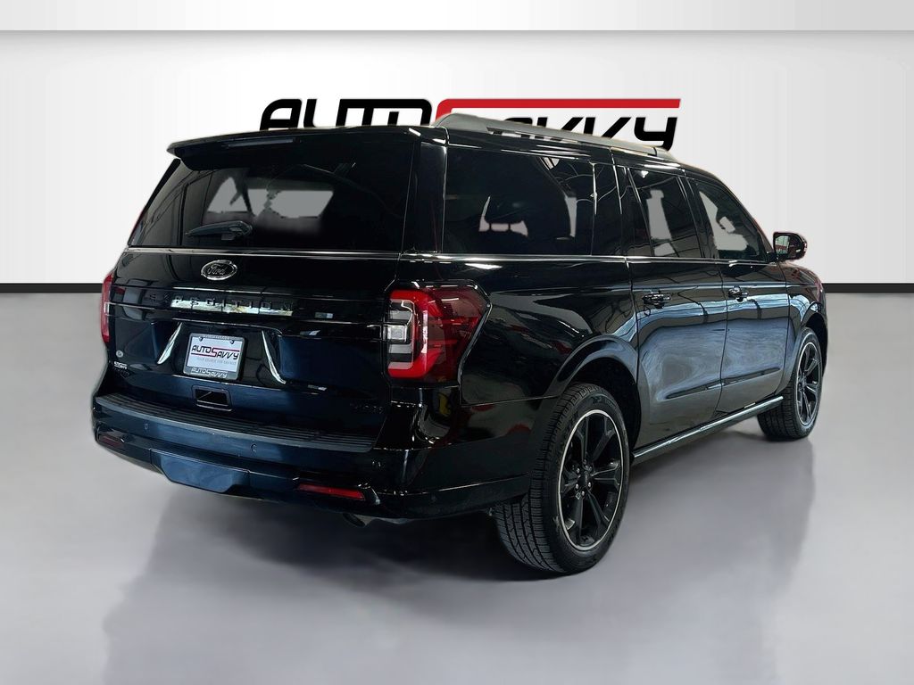 Used 2022 Black Metallic Ford Limited image 7