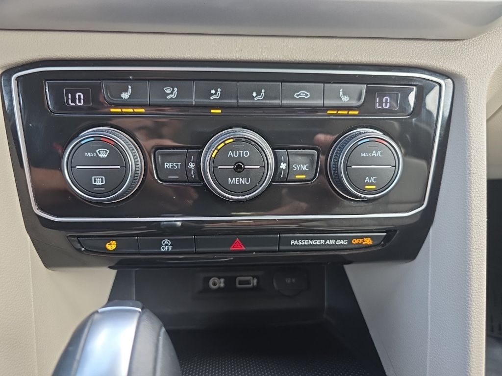 Used 2019 White Volkswagen SEL image 21
