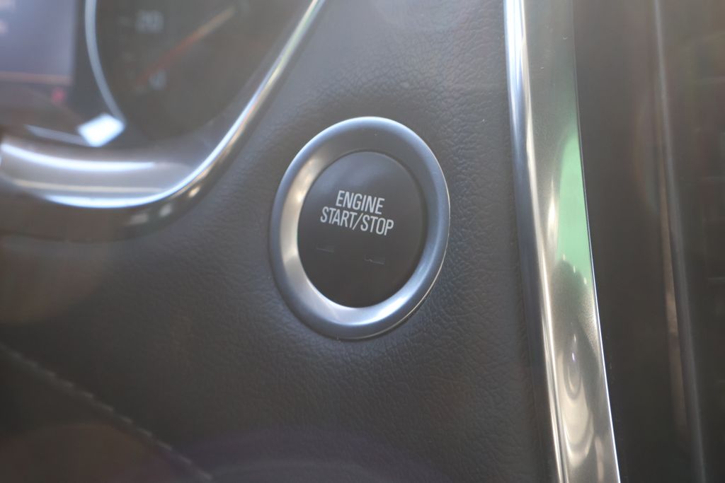 Thumbnail: 2023 Chevrolet Traverse - 25