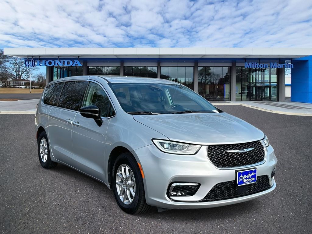 2024 Chrysler Pacifica Touring L FWD