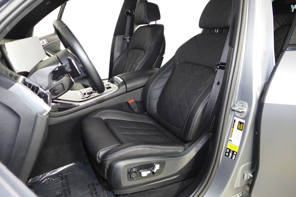 Thumbnail: 2024 BMW X7 - 22