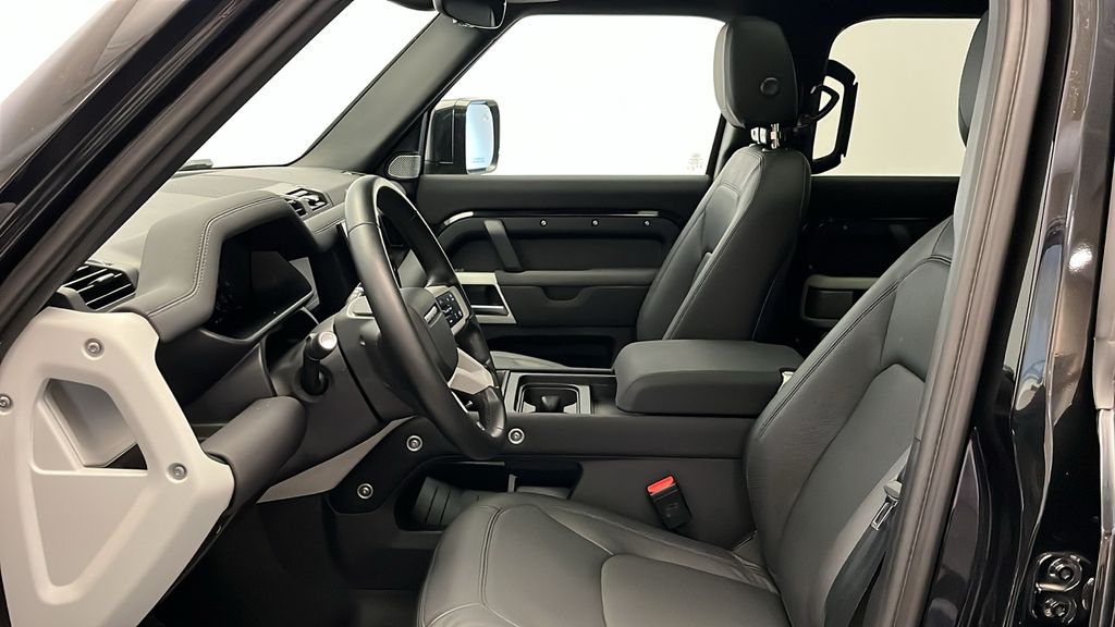 2023 Land Rover Defender 130 12