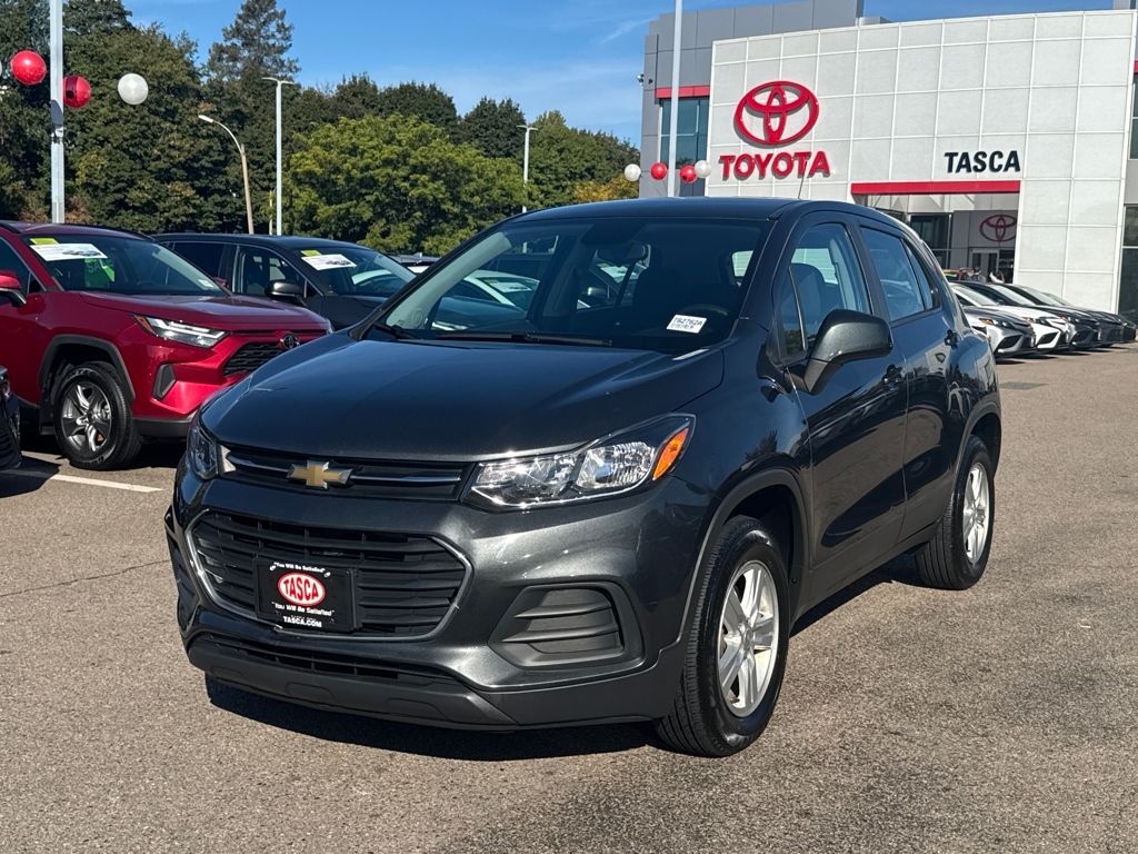 2020 Chevrolet Trax LS photo 3