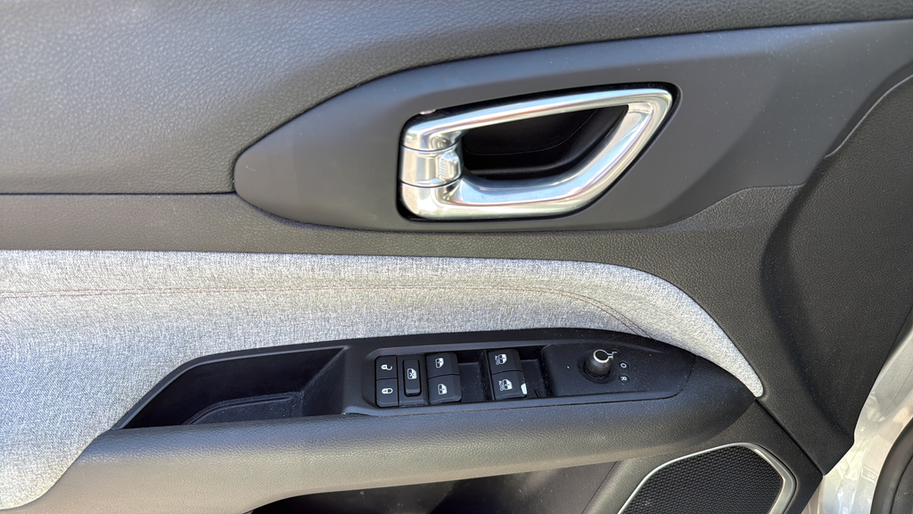 2022 Jeep Compass Latitude Lux - 10