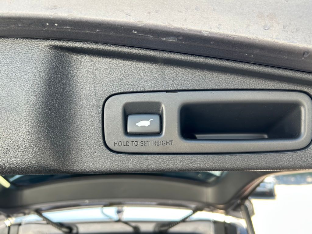 Thumbnail: 2017 Honda CR-V - 23