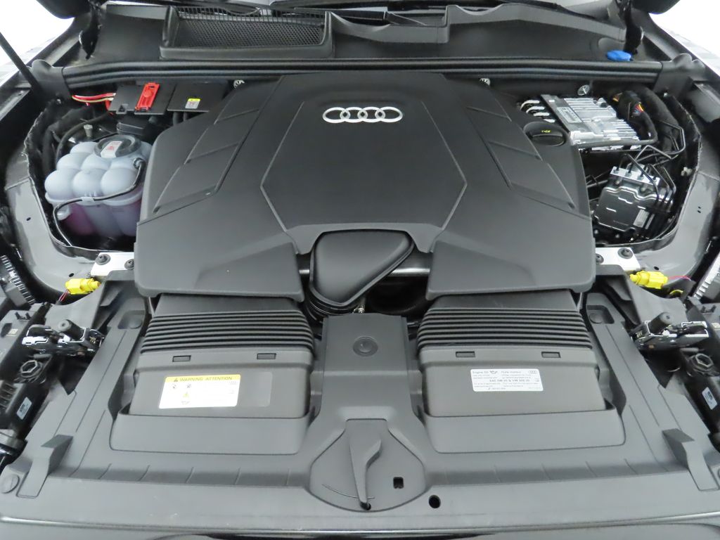 Thumbnail: 2025 Audi Q7 - 30