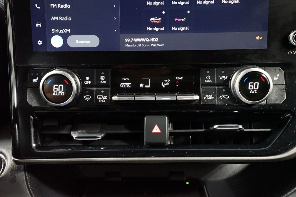 Thumbnail: 2023 Toyota Highlander - 20