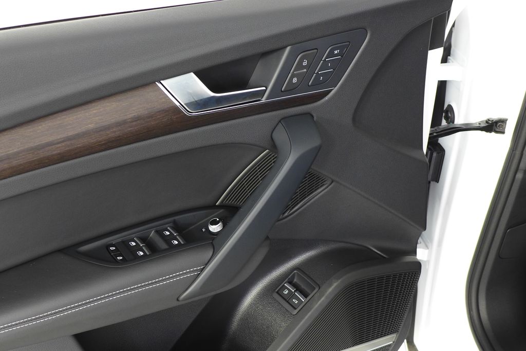2023 Audi Q5 Premium 12