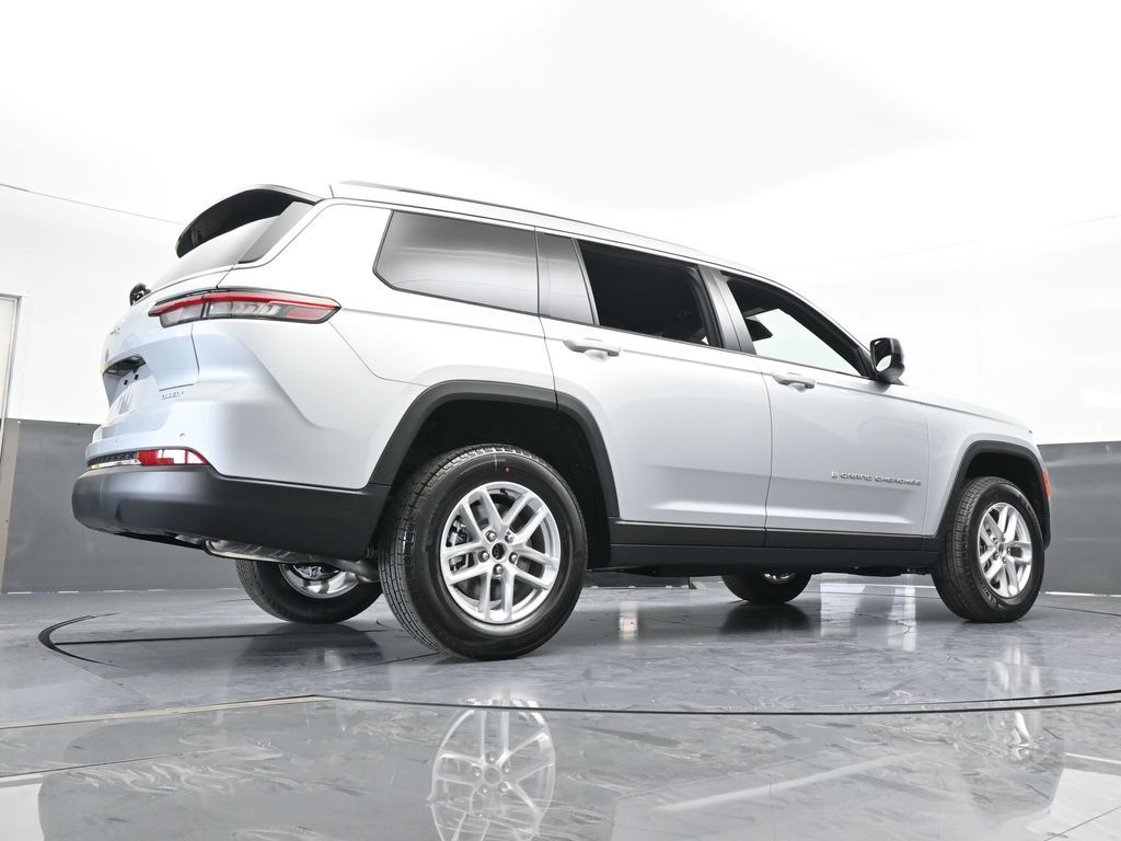 New 2026 Silver Zynith Jeep Laredo image 55