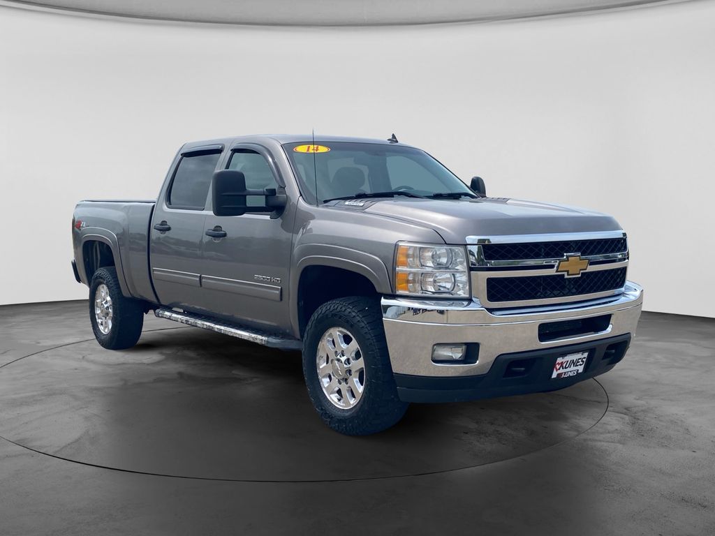 Graystone Metallic 2014 Chevrolet Silverado 2500HD Pickup Truck Four-Wheel Drive 6-Speed Automatic Overdrive