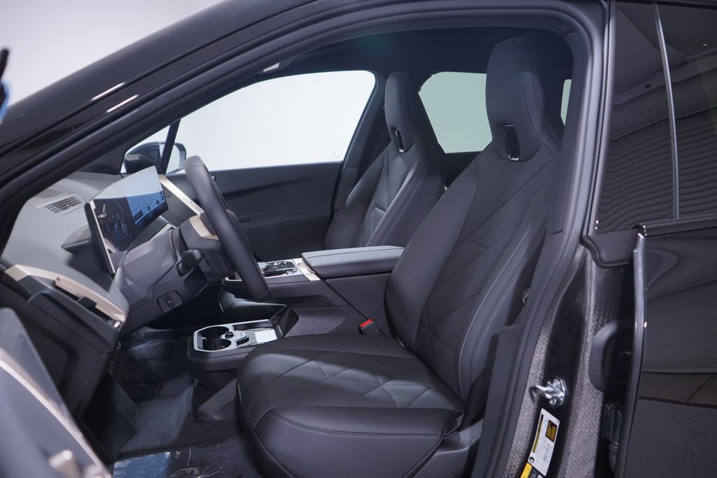 Thumbnail: 2026 BMW iX - 7