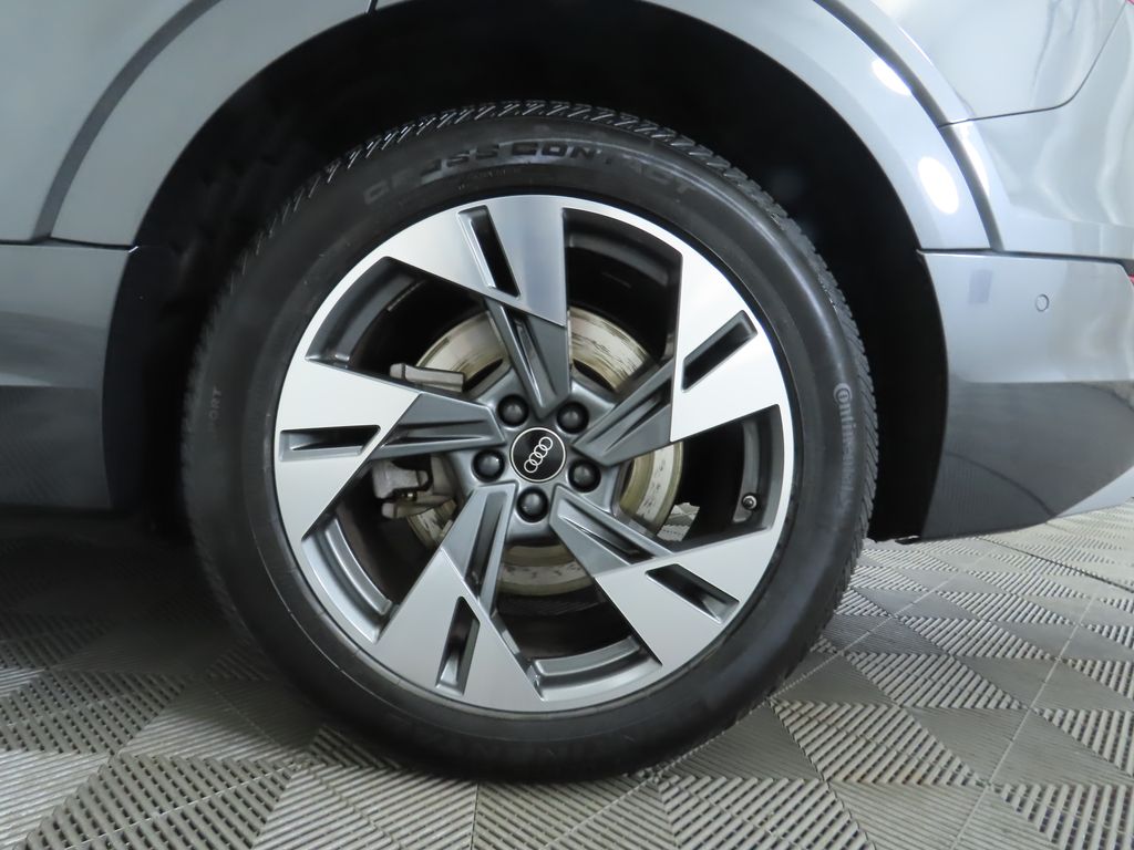2022 Audi e-tron S Prestige 32