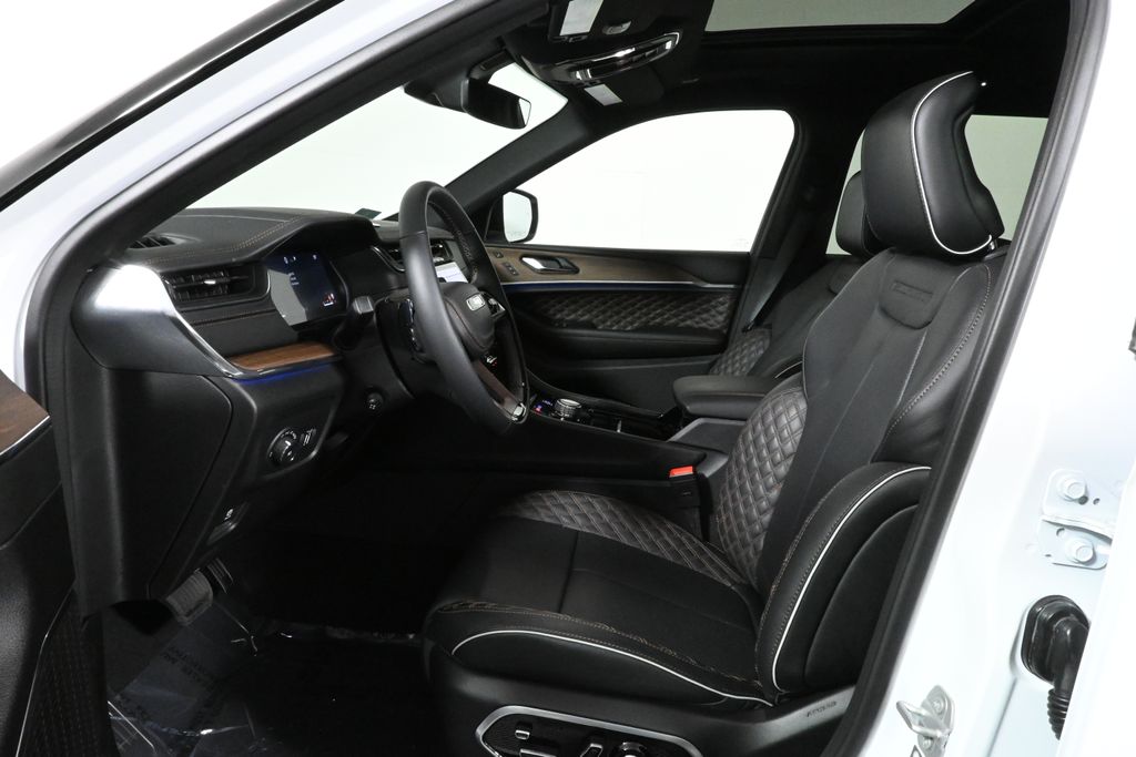 Thumbnail: 2025 Jeep Grand Cherokee L - 3