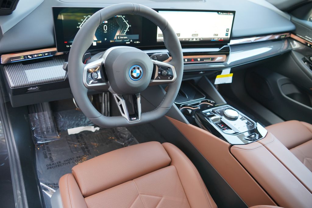 Thumbnail: 2026 BMW i5 - 12