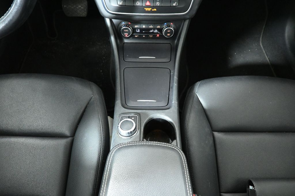 2015 Mercedes-Benz CLA 250 24