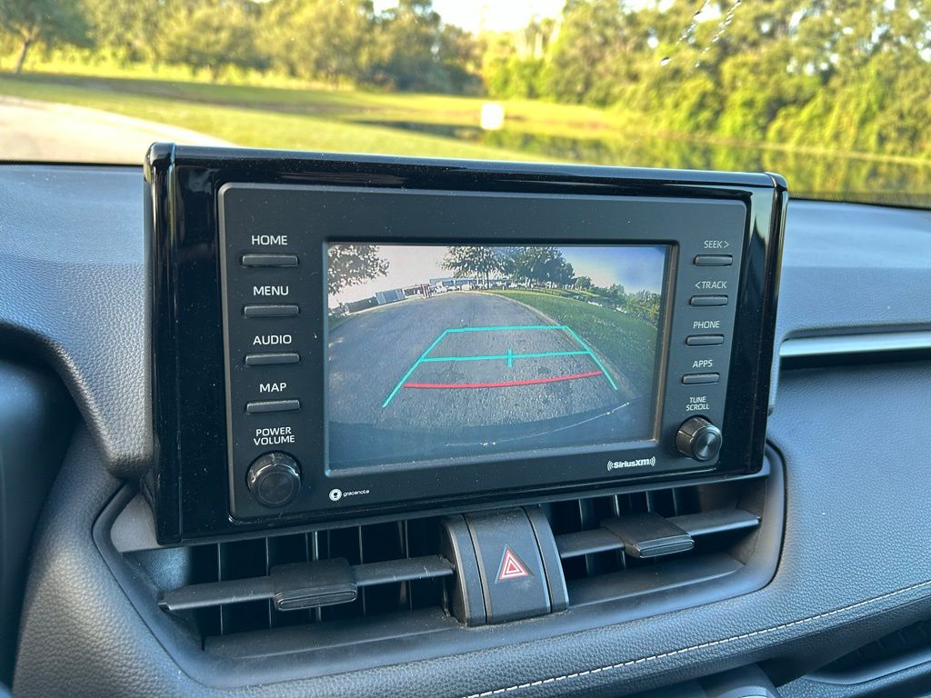 Thumbnail: 2021 Toyota RAV4 - 25