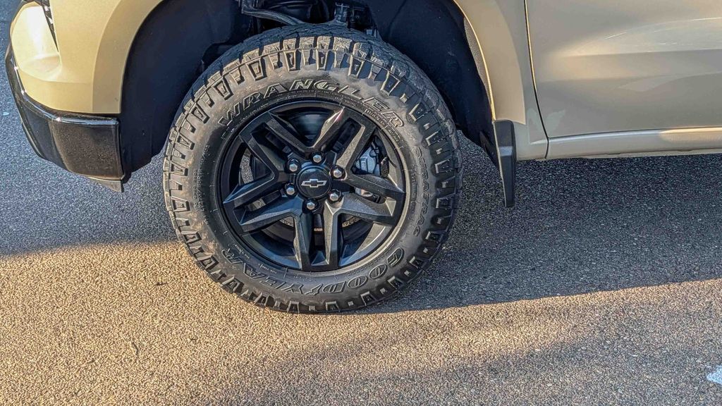 Used 2022 Chevrolet Silverado 1500 LT Trail Boss 4D Crew Cab