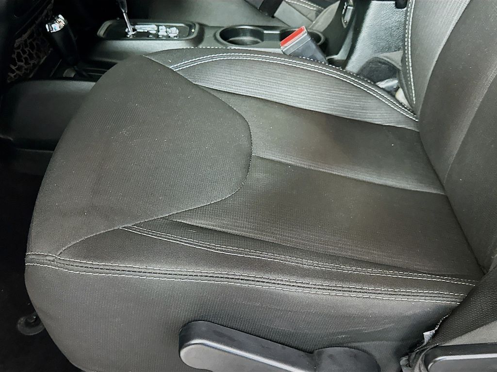 Thumbnail: 2018 Jeep Wrangler - 20