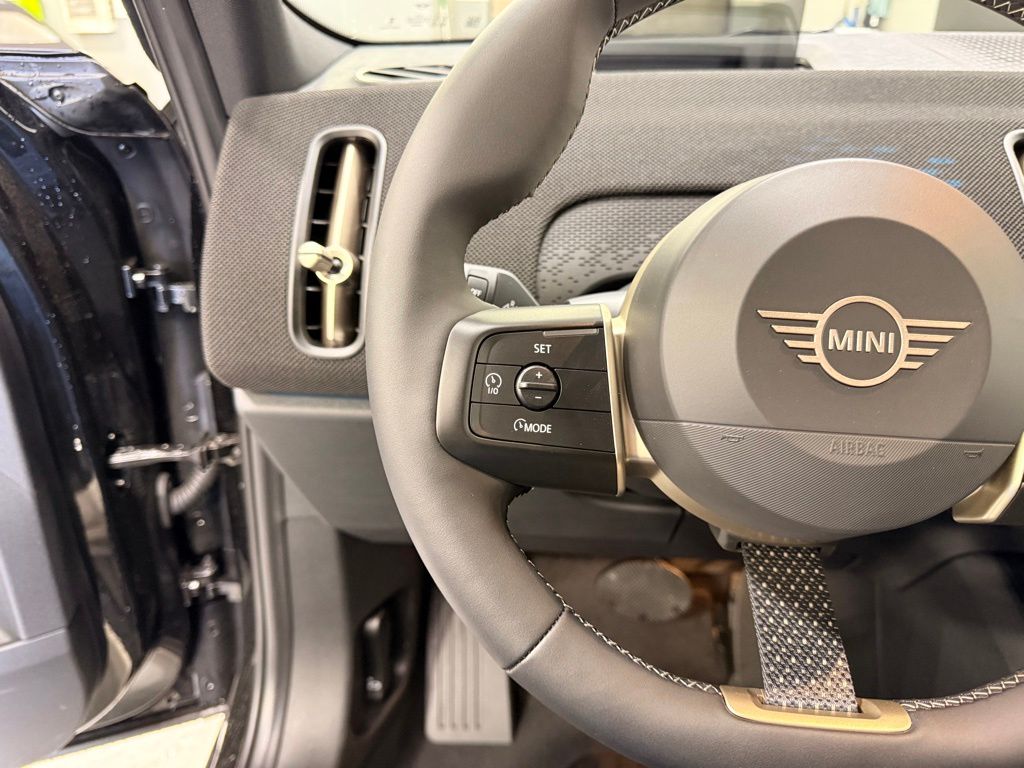 Thumbnail: 2027 MINI Cooper Countryman - 14