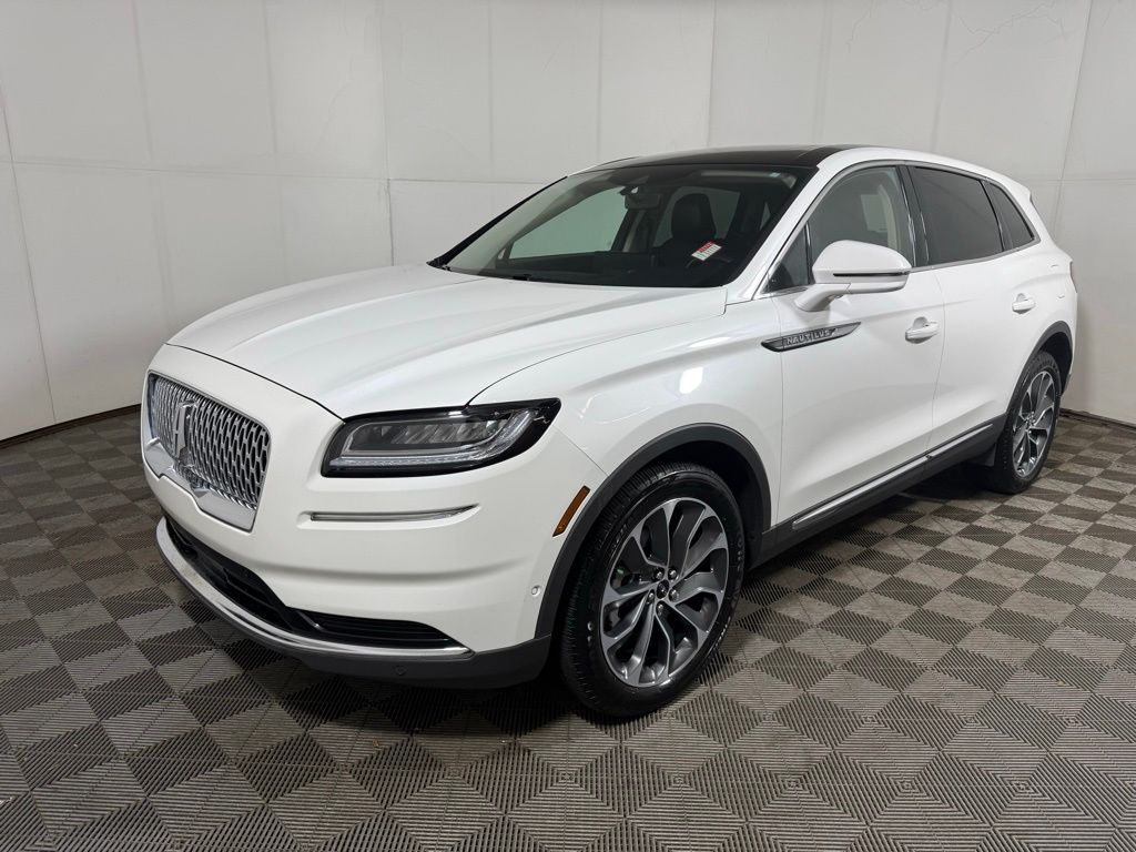 Pristine White Metallic Tri-Coat 2022 Lincoln Nautilus Reserve AWD SUV / Crossover All-Wheel Drive 8-Speed Automatic