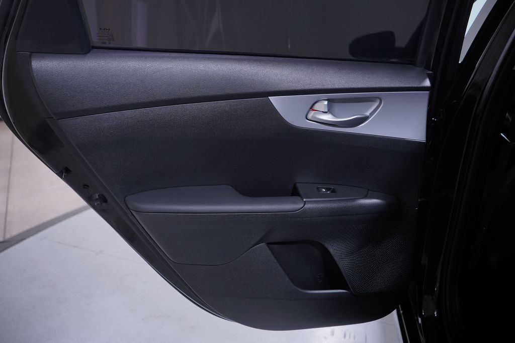 Thumbnail: 2024 Kia Forte - 15