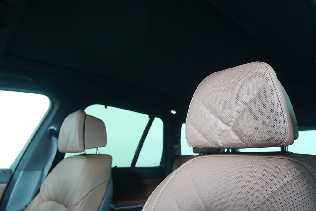 Thumbnail: 2026 BMW X5 - 11