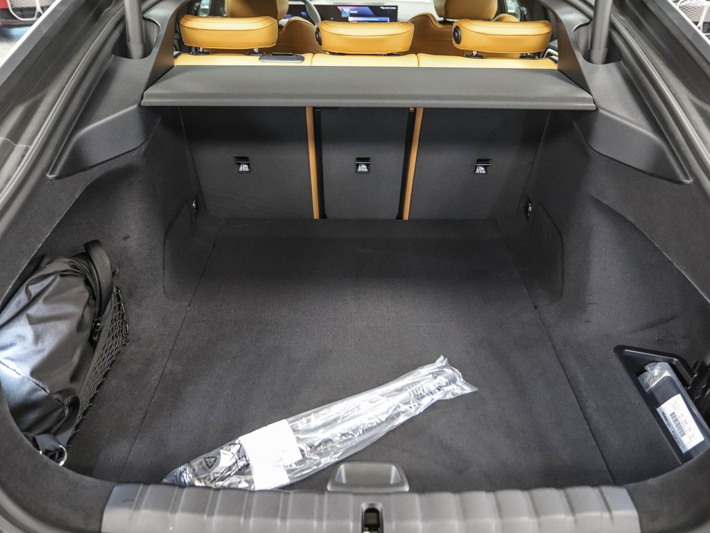 Thumbnail: 2025 BMW i4 - 21