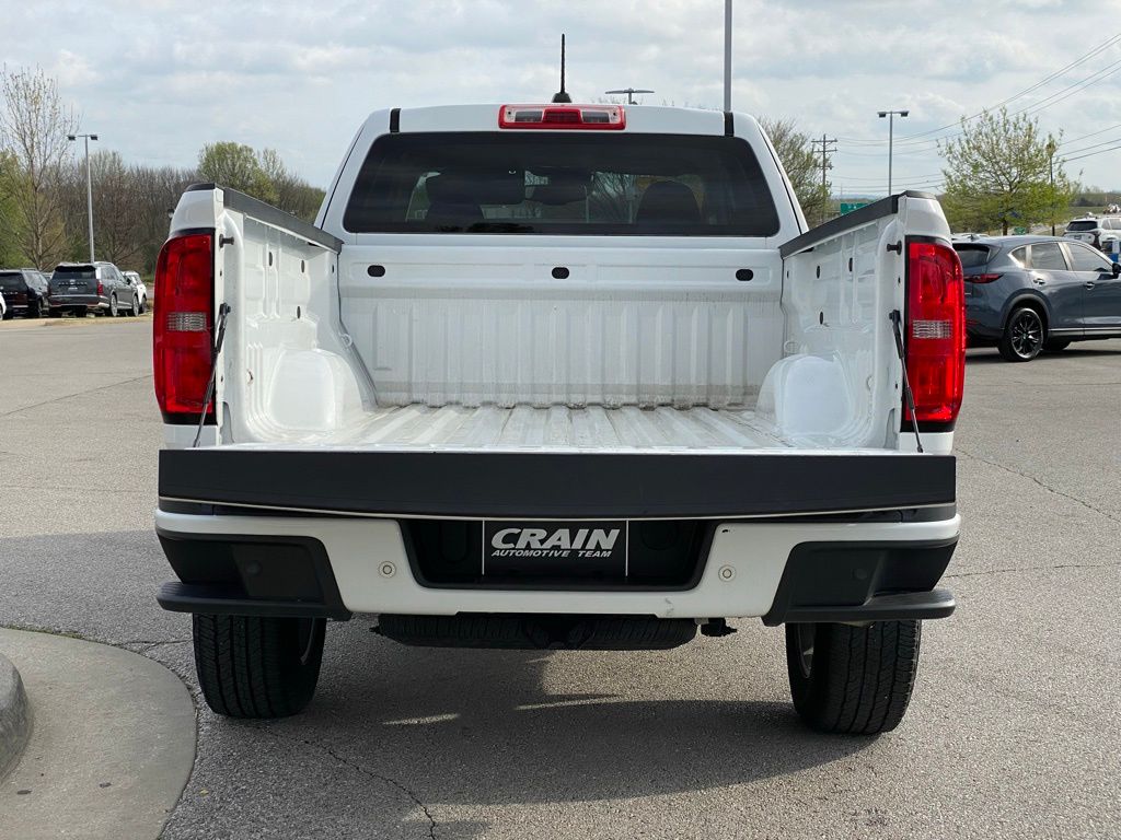 View vehicle photo 7