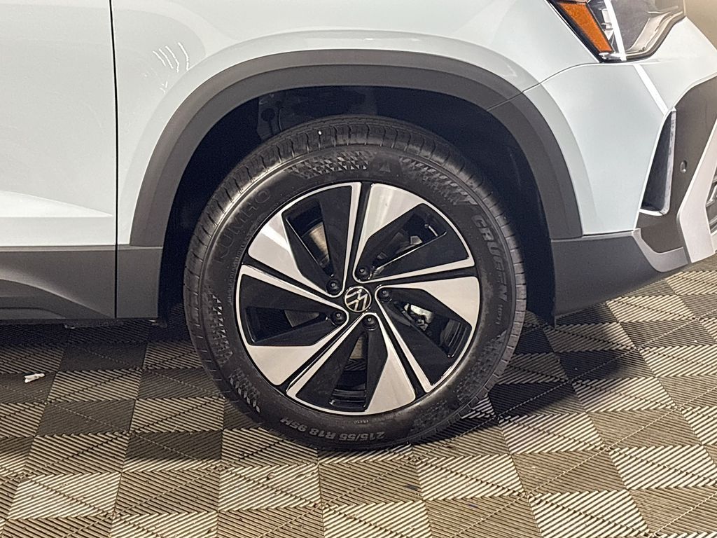 2025 Volkswagen Taos 1.5T SE