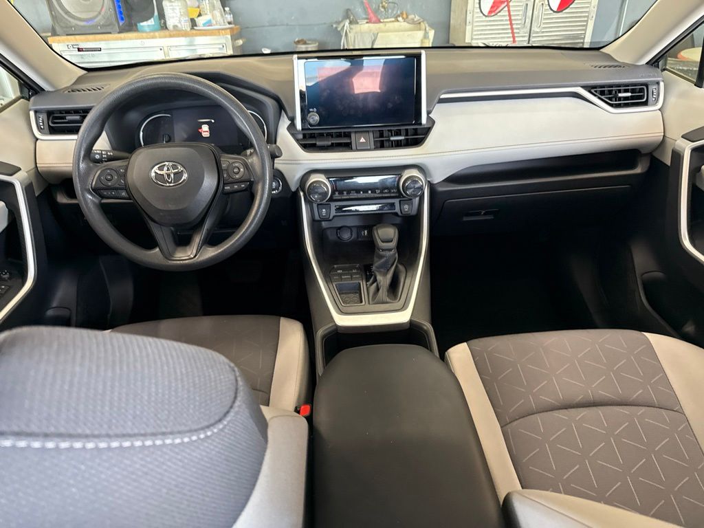 Thumbnail: 2024 Toyota RAV4 - 9